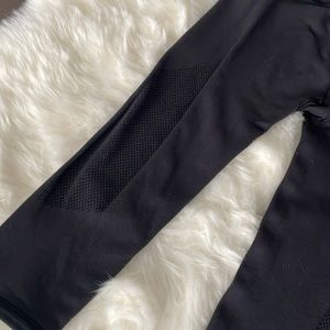Lululemon 3/4 Reveal Leggings